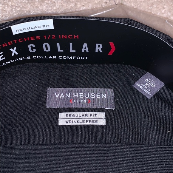 Van Heusen Flex Collar Long Sleeve Dress Shirt - Picture 2 of 4